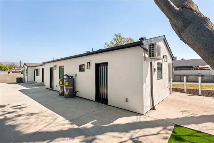 7943 Ledge Avenue, Sun Valley, California 91352