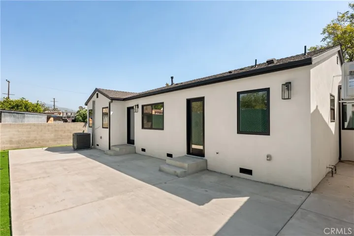 7943 Ledge Avenue, Sun Valley, California 91352