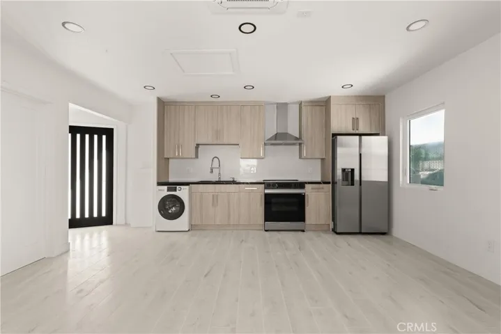 7943 Ledge Avenue, Sun Valley, California 91352