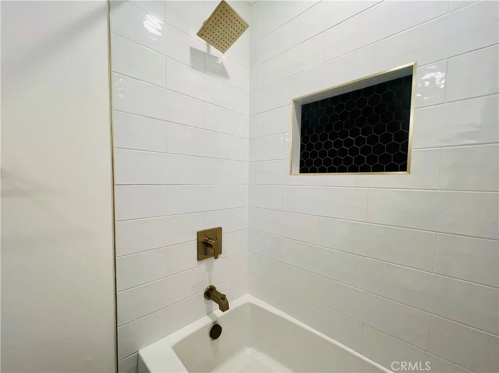 hall bath shower in tub