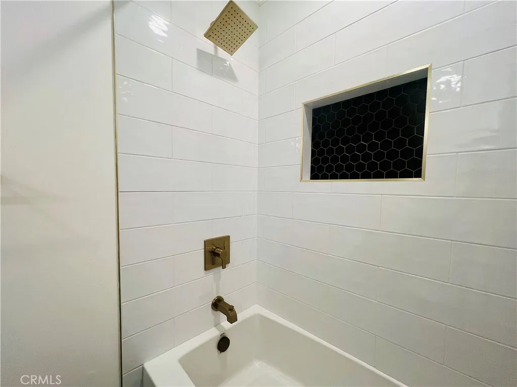 hall bath shower in tub