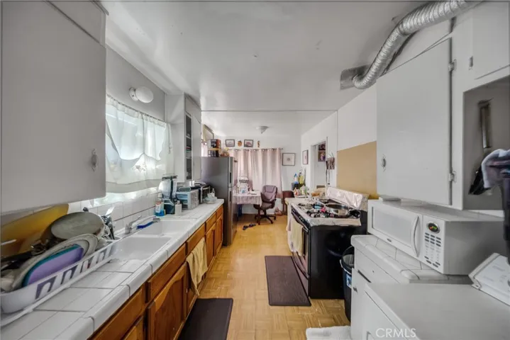 3218-Kitchen/Dining Room