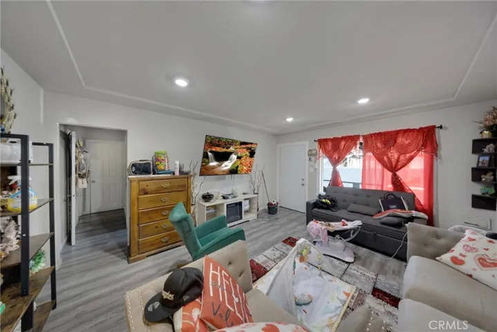 3222-Living Room to Front Door