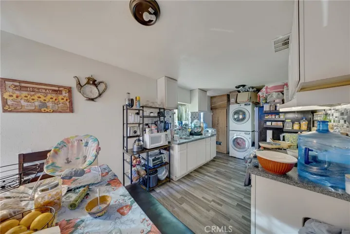 3222-Dining Room and Kitchen