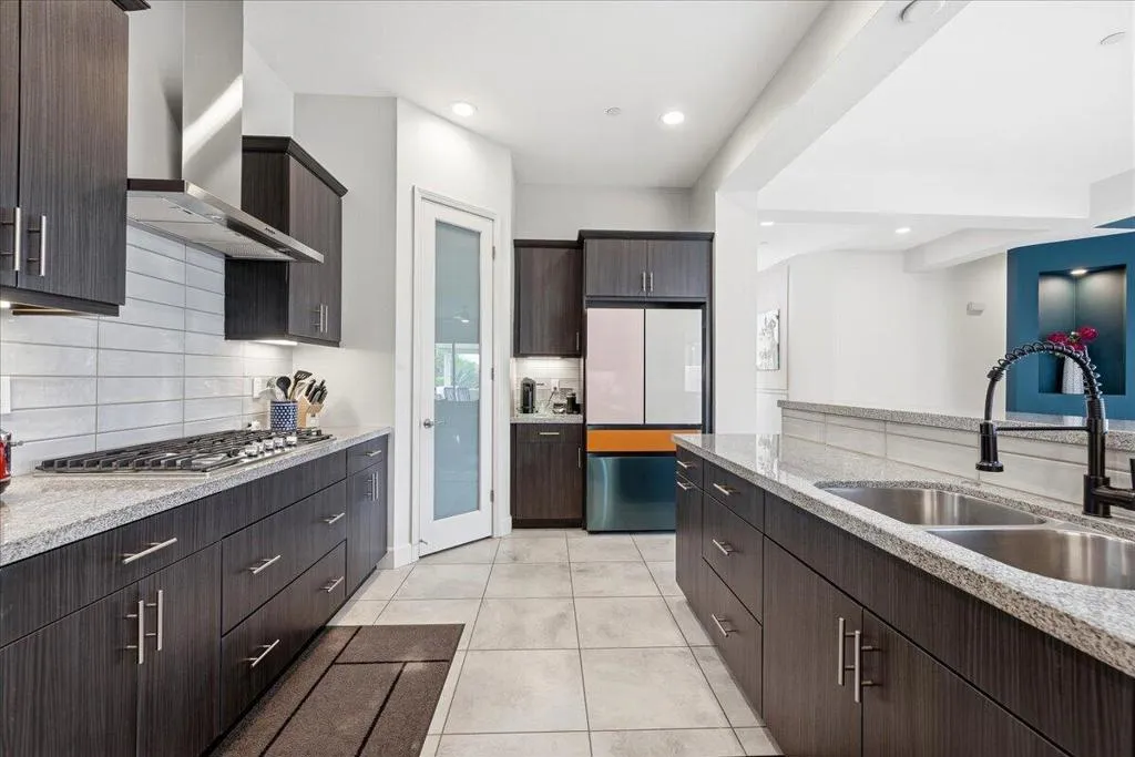 19-Kitchen