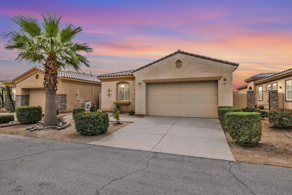01-Exterior-Front (9)