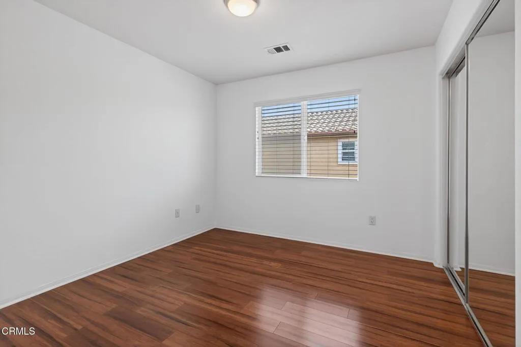 32-web-or-mls-UpmarketMedia-1705ViaPaj-0