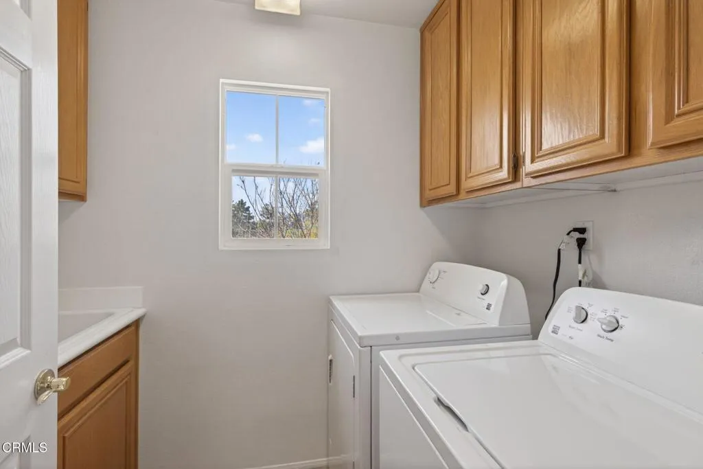 41-web-or-mls-UpmarketMedia-1705ViaPaj-1