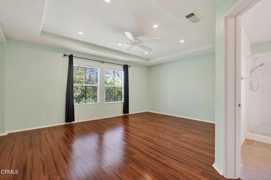 24-web-or-mls-UpmarketMedia-1705ViaPaj-0