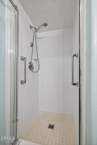40-web-or-mls-UpmarketMedia-1705ViaPaj-0