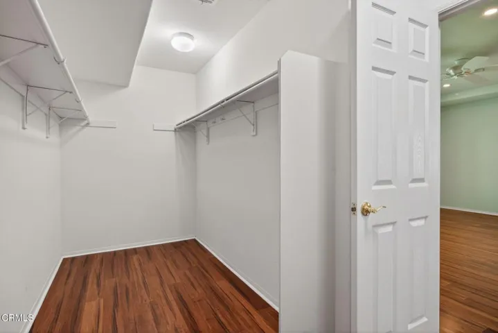 31-web-or-mls-UpmarketMedia-1705ViaPaj-0