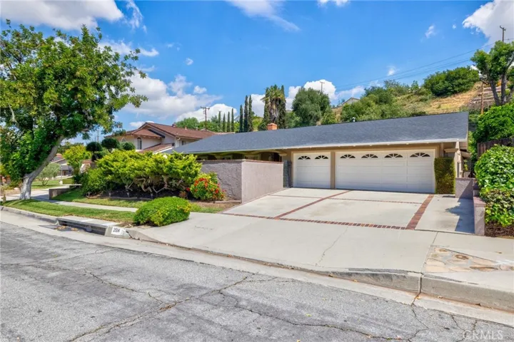 2504 Sarandi Grande, Hacienda Heights, California 91745