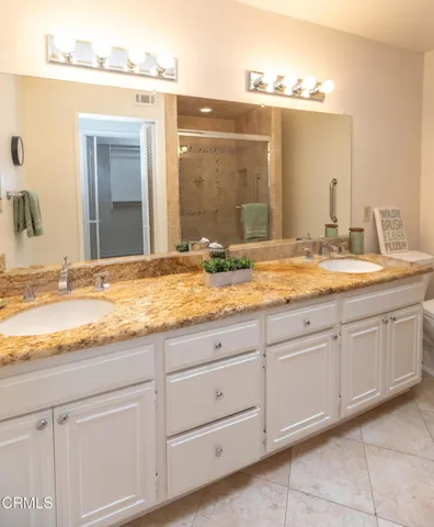 28 17106 Village 17 (Camarillo CA)