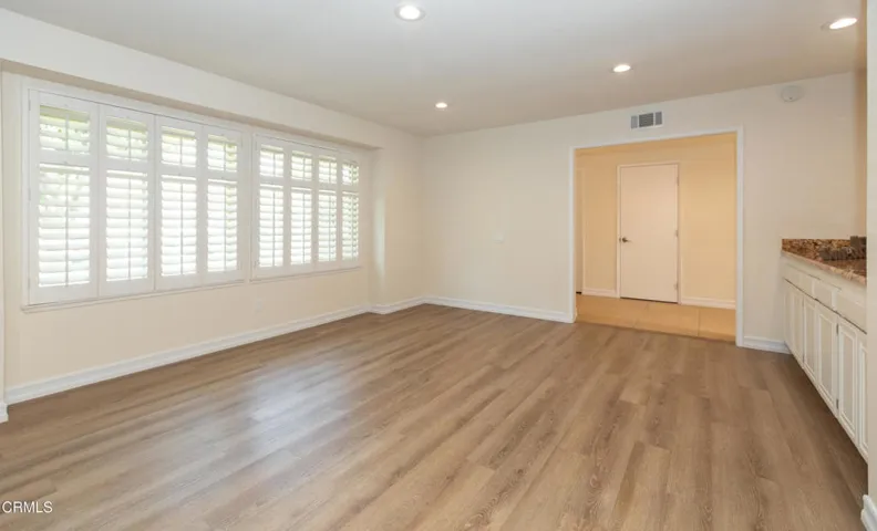 21 17106 Village 17 (Camarillo CA)