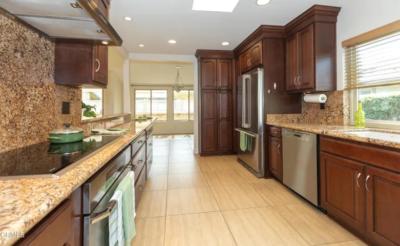 17 17106 Village 17 (Camarillo CA)