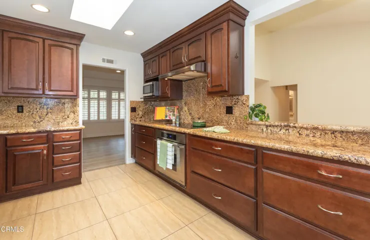 19 17106 Village 17 (Camarillo CA)