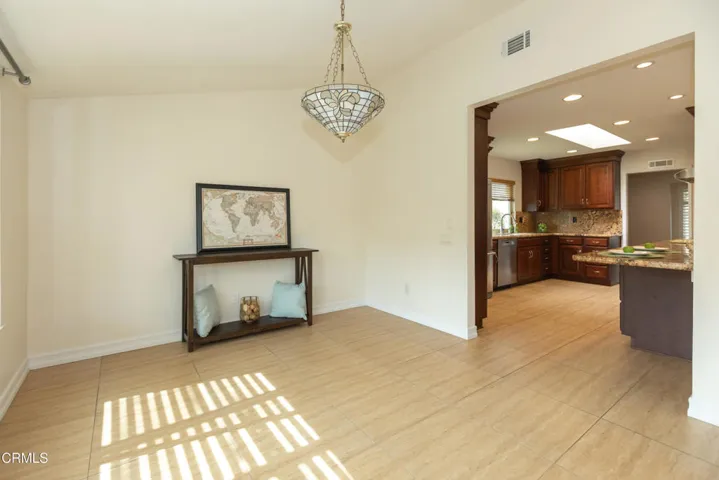 14 17106 Village 17 (Camarillo CA)