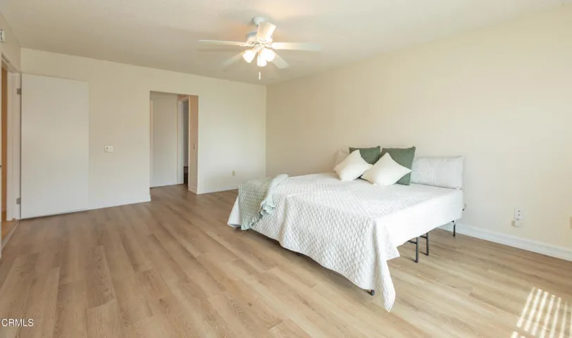 26 17106 Village 17 (Camarillo CA)