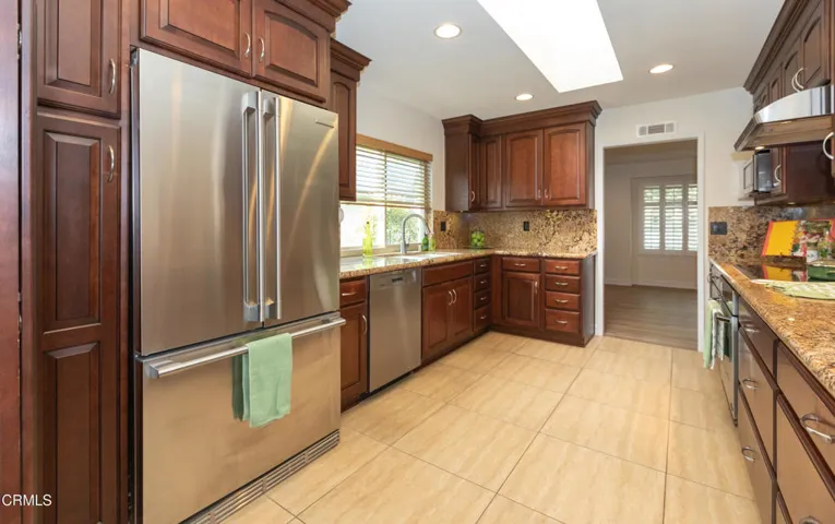 16 17106 Village 17 (Camarillo CA)