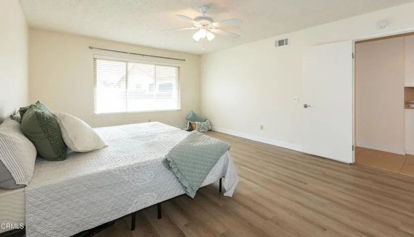 24 17106 Village 17 (Camarillo CA)