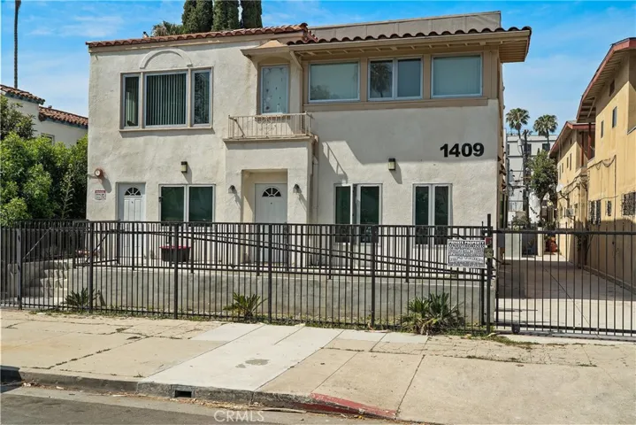 1409 N Hobart, Los Angeles, California 90027