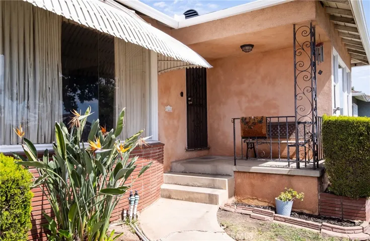 2204 W Victoria, Montebello, California 90640