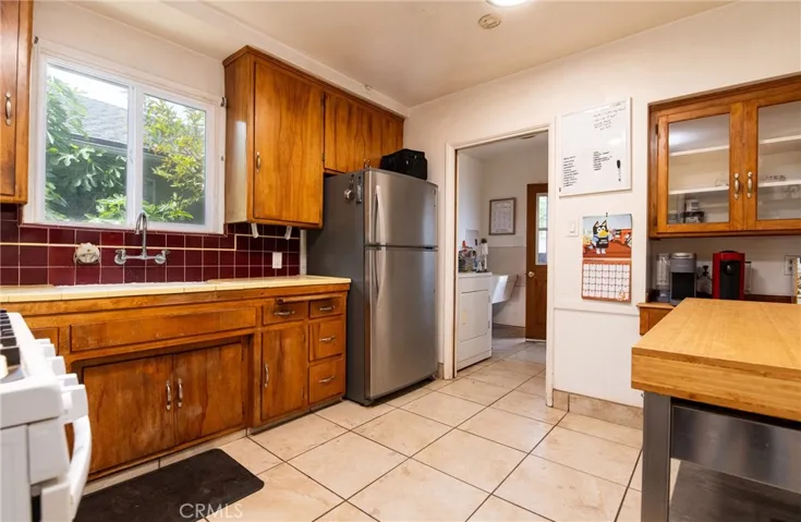 2204 W Victoria, Montebello, California 90640