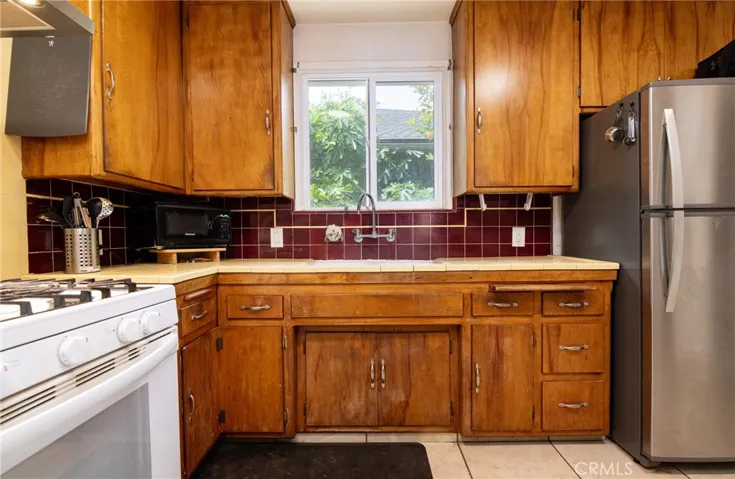 2204 W Victoria, Montebello, California 90640