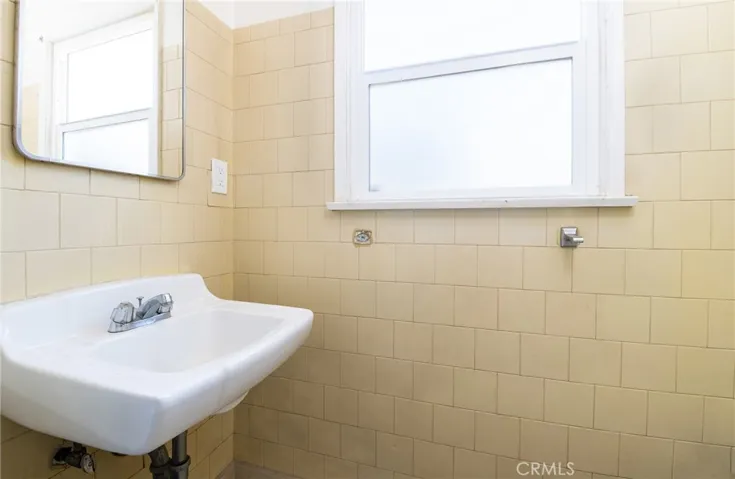2204 W Victoria, Montebello, California 90640