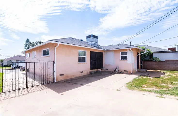 2204 W Victoria, Montebello, California 90640