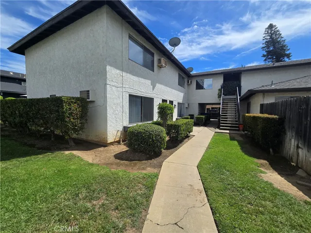 160 Greentree, La Habra, California 90631