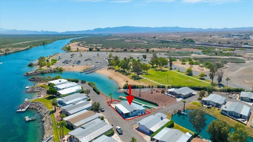 Overview location near boat dock, boat ramp and Jack Smith park.