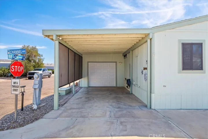One car garage and carport
