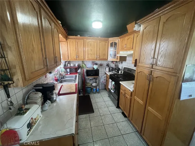 8323 Emerald Avenue, Fontana, California 92335