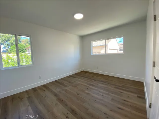 8045 Darby, Reseda, California 91335 — photo 4