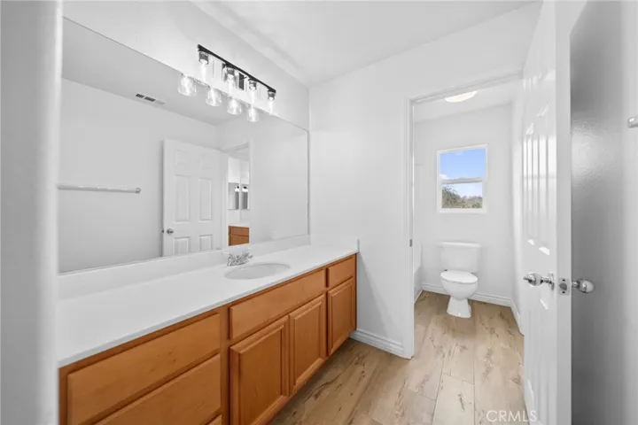 Jack-n-Jill bath