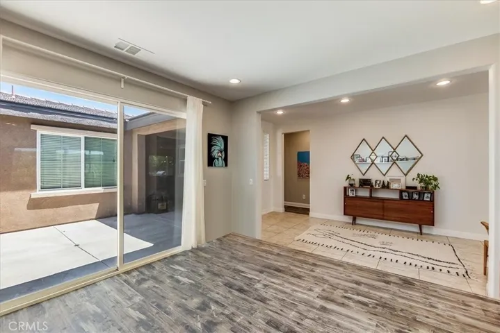 Additional family room with private courtyard access