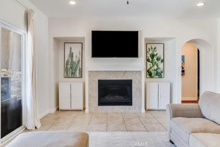Cozy Living room with fireplace