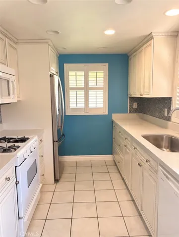 26172 Rainbow Glen, Newhall, California 91321