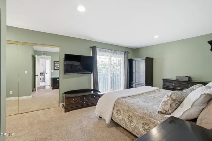 27_primary bedroom