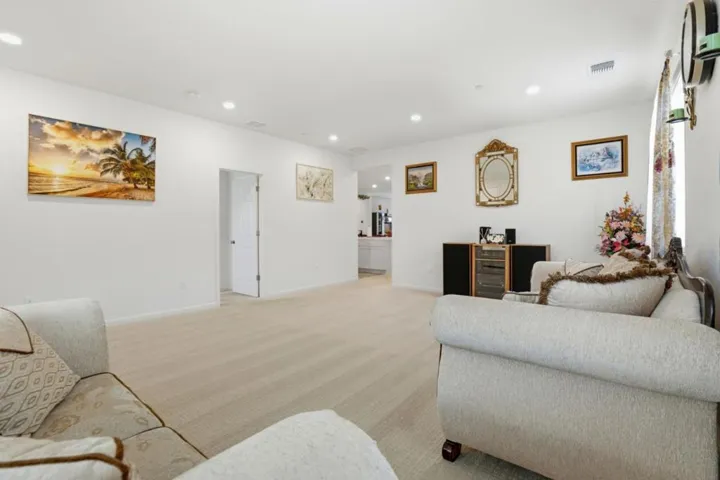 805 Klamath Way, Hollister, California 95023
