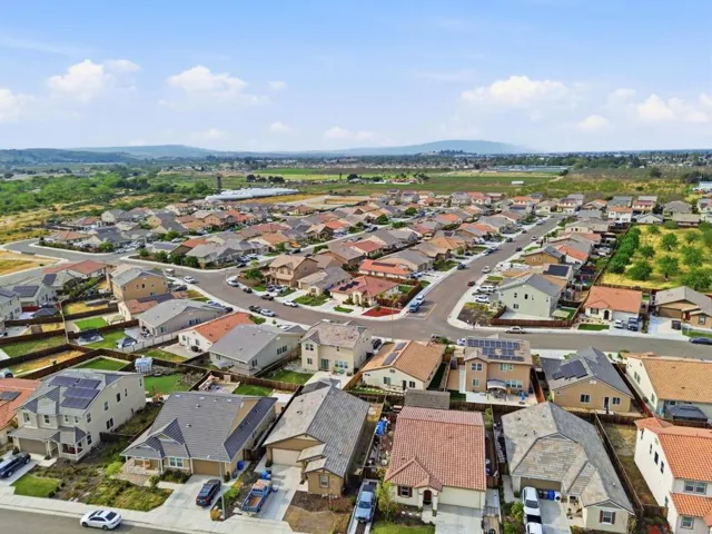 805 Klamath Way, Hollister, California 95023