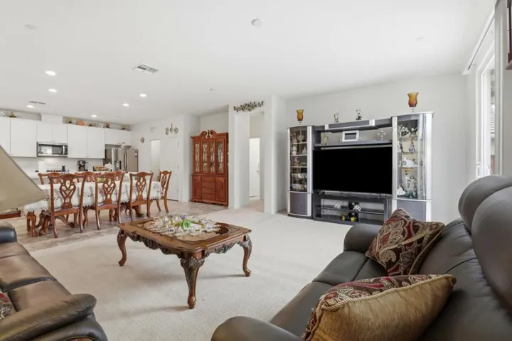 805 Klamath Way, Hollister, California 95023