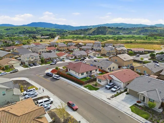 805 Klamath Way, Hollister, California 95023