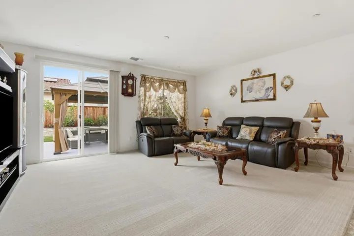 805 Klamath Way, Hollister, California 95023