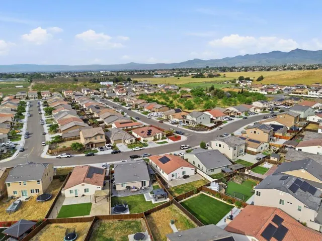 805 Klamath Way, Hollister, California 95023