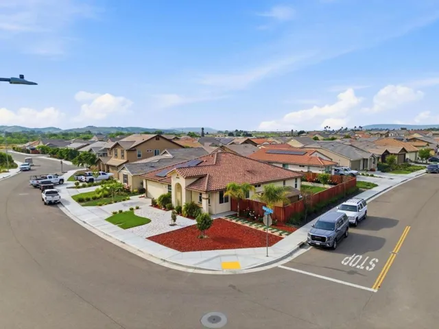 805 Klamath Way, Hollister, California 95023
