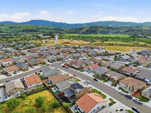 805 Klamath Way, Hollister, California 95023