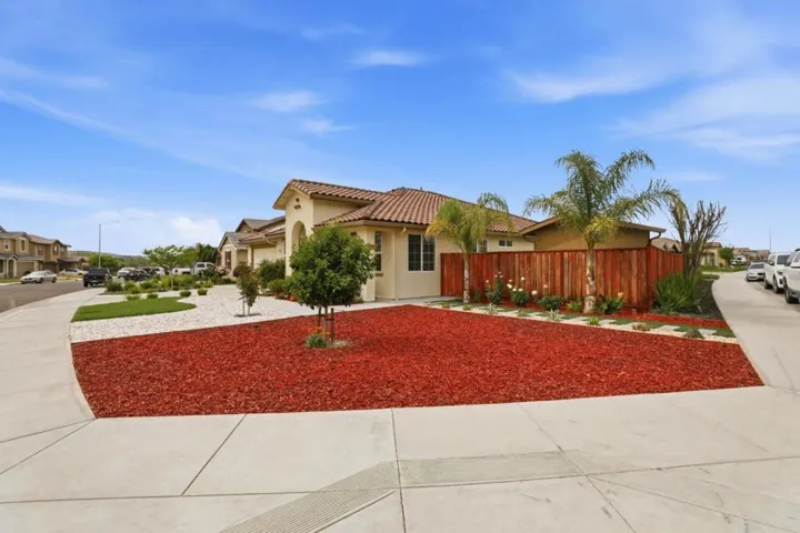 805 Klamath Way, Hollister, California 95023