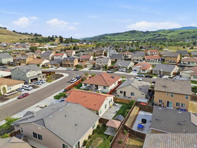 805 Klamath Way, Hollister, California 95023